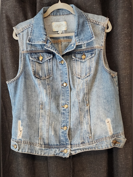 one 5 one Jackets & Blazers - One 5 One Denim Vest • Women’s Size 1X • Light Wash Button‑Front